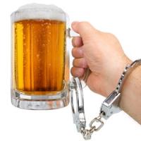 Пивной алкоголизм: причины возникновения, симптомы и лечение